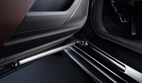 Новая «семерка» BMW: теперь и броневик (включая электрический i7) Новая «семерка» BMW: теперь и броневик (включая электрический i7)