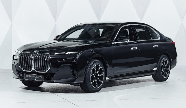 Новая «семерка» BMW: теперь и броневик (включая электрический i7) Новая «семерка» BMW: теперь и броневик (включая электрический i7)