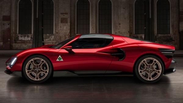 Alfa Romeo выпустила эксклюзивный суперкар 33 Stradale
