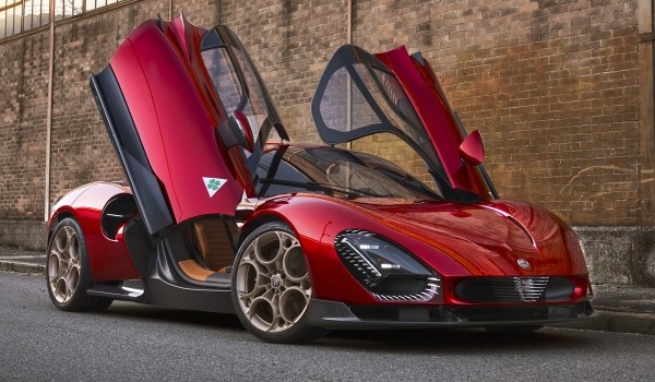 Представлен суперкар Alfa Romeo 33 Stradale Представлен суперкар Alfa Romeo 33 Stradale