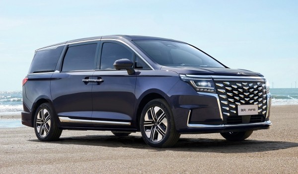 Новый минивэн JAC Refine RF8: самый роскошный в гамме Новый минивэн JAC Refine RF8: самый роскошный в гамме