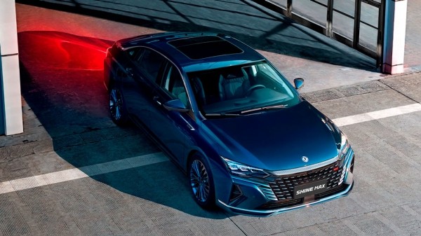 В РФ стартуют продажи конкурента Toyota Camry от Dongfeng В РФ стартуют продажи конкурента Toyota Camry от Dongfeng