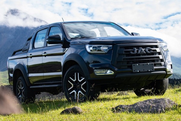 В России начались продажи пикапов JAC T8 Pro