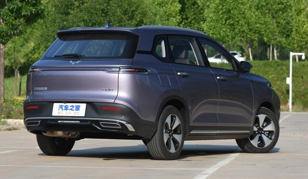 Новый паркетник Wuling Nebula: без агрессии и спешки Новый паркетник Wuling Nebula: без агрессии и спешки