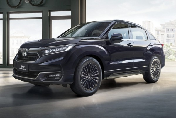 Кроссовер Honda Avancier: второй рестайлинг и спортпакет