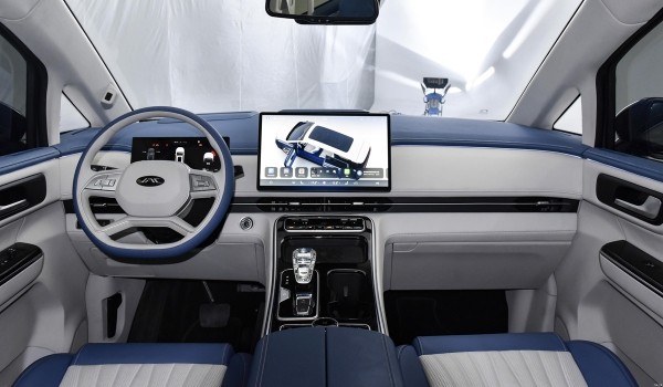 Новый минивэн JAC Refine RF8: самый роскошный в гамме Новый минивэн JAC Refine RF8: самый роскошный в гамме