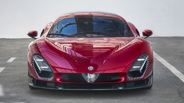 Alfa Romeo выпустила эксклюзивный суперкар 33 Stradale

