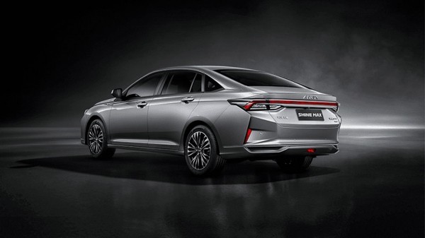 В РФ стартуют продажи конкурента Toyota Camry от Dongfeng В РФ стартуют продажи конкурента Toyota Camry от Dongfeng