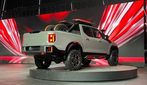Mahindra Global Pik Up выходит против моделей Ranger и Hilux