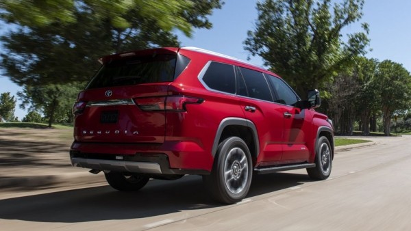 В РФ появился новый внедорожник Toyota Sequoia В РФ появился новый внедорожник Toyota Sequoia