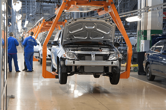 BMW презентовала бронированные версии моделей 7-серии и i7 BMW презентовала бронированные версии моделей 7-серии и i7