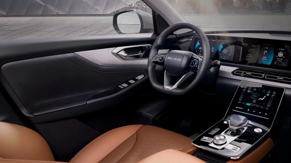 Китайский кроссовер BAIC Х7 российской сборки покажут в Москве в августе