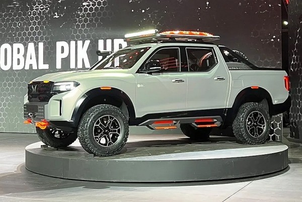 Mahindra Global Pik Up выходит против моделей Ranger и Hilux