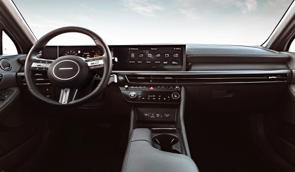 Седан Hyundai Sonata впервые обрел полный привод Седан Hyundai Sonata впервые обрел полный привод