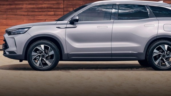 Китайский кроссовер BAIC Х7 российской сборки покажут в Москве в августе