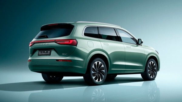 Бывшее подразделение Mercedes-Benz в РФ начало продажи пяти китайских моделей