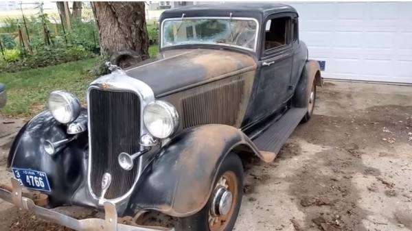 Этот Dodge Barn 1933 года выпуска впервые помыли за 56 лет