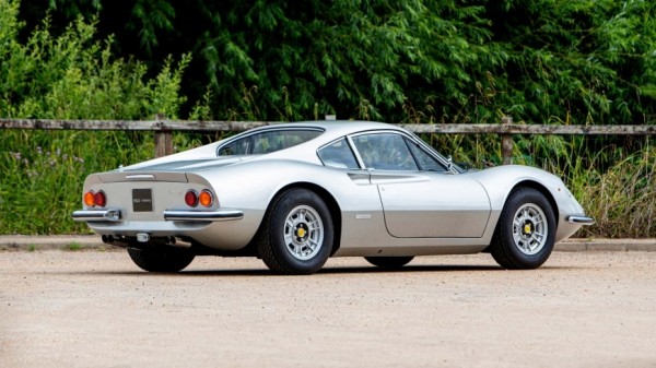 Этот Ferrari Dino 246 GT принадлежал гитаристу Rolling Stones и сейчас продается Этот Ferrari Dino 246 GT принадлежал гитаристу Rolling Stones и сейчас продается
