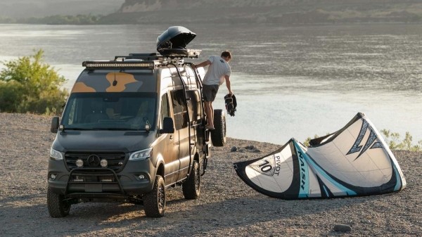 Этот кастомный автодом Mercedes Sprinter Camper — настоящая мечта кайтбордиста Этот кастомный автодом Mercedes Sprinter Camper — настоящая мечта кайтбордиста