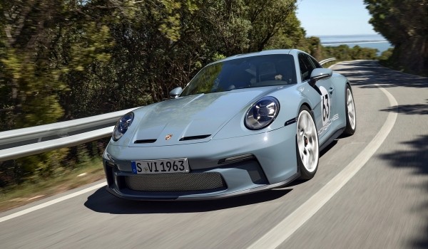 Юбилейное купе Porsche 911 S/T: атмосферник с «механикой» Юбилейное купе Porsche 911 S/T: атмосферник с «механикой»