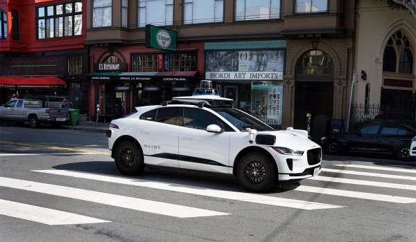 Дайджест дня: новая марка eπ, короткий Land Cruiser 70 и другие события индустрии Дайджест дня: новая марка eπ, короткий Land Cruiser 70 и другие события индустрии