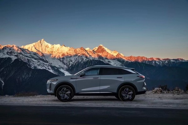 Импорт легковых автомашин из Китая в РФ вырос в 5,7 раза в 2023 году Импорт легковых автомашин из Китая в РФ вырос в 5,7 раза в 2023 году