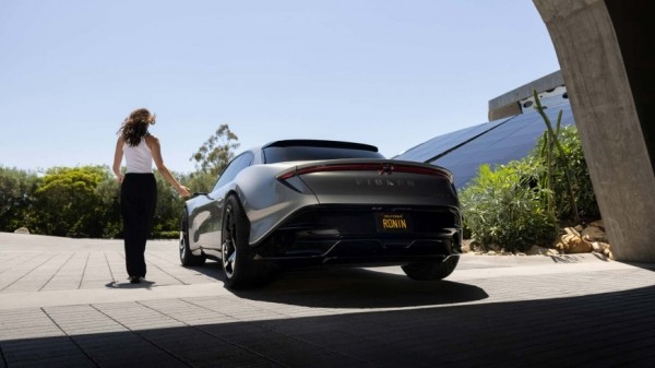 Кабриолет Ronin Super GT от Fisker имеет запас хода в 965 км. и цену в 37 млн.руб. Кабриолет Ronin Super GT от Fisker имеет запас хода в 965 км. и цену в 37 млн.руб.