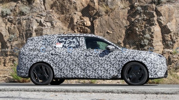 На тестах впервые замечен кроссовер Peugeot 5008 следующего поколения На тестах впервые замечен кроссовер Peugeot 5008 следующего поколения