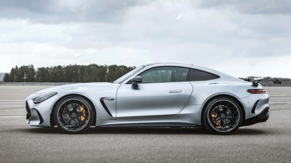 Новое поколение спортивного Mercedes-AMG GT получило больше комфорта Новое поколение спортивного Mercedes-AMG GT получило больше комфорта
