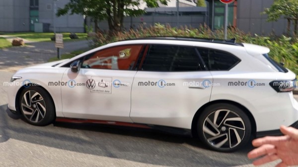 Опубликованы снимки электрического универсала Volkswagen ID.7 