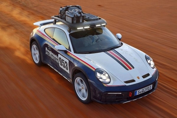 Смотрите, как Porsche 911 Dakar летит по трассе Нюрбургринге на дикой скорости Смотрите, как Porsche 911 Dakar летит по трассе Нюрбургринге на дикой скорости