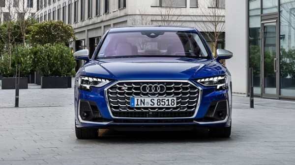 Сможет ли полноприводный Audi R8 GT обогнать Audi R8, но с задним приводом? Сможет ли полноприводный Audi R8 GT обогнать Audi R8, но с задним приводом?