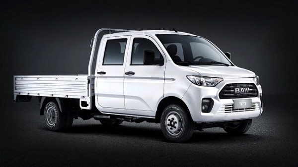 В Брянске открыли автозавод по выпуску китайских грузовиков BAW и FAW В Брянске открыли автозавод по выпуску китайских грузовиков BAW и FAW