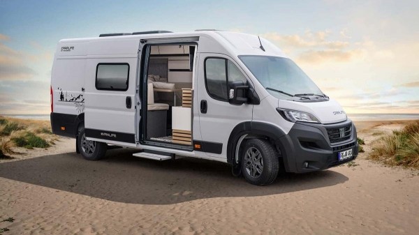 В салоне небольшого Fiat Camper от Weinsberg есть все, что нужно для путешествий В салоне небольшого Fiat Camper от Weinsberg есть все, что нужно для путешествий