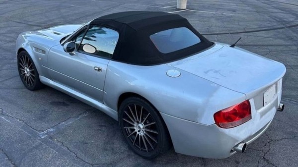 Взгляните на эту Mazda Miata 1993 года с обвесом в стиле Aston Martin Взгляните на эту Mazda Miata 1993 года с обвесом в стиле Aston Martin