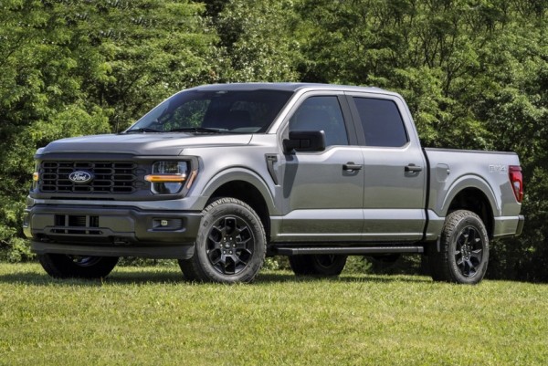 Рестайлинговый Ford F-150: налет ретро и меньше груза Рестайлинговый Ford F-150: налет ретро и меньше груза