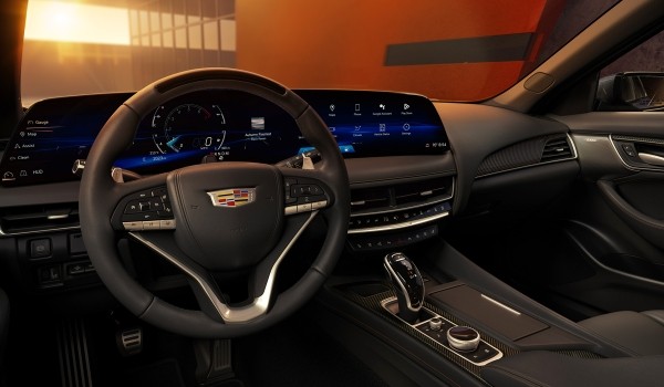 Представлен обновленный седан Cadillac CT5