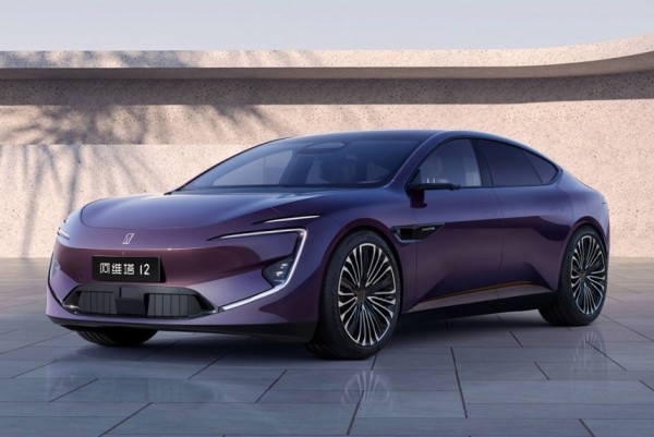 В Германии дебютировал необычный седан Avatr 12 В Германии дебютировал необычный седан Avatr 12