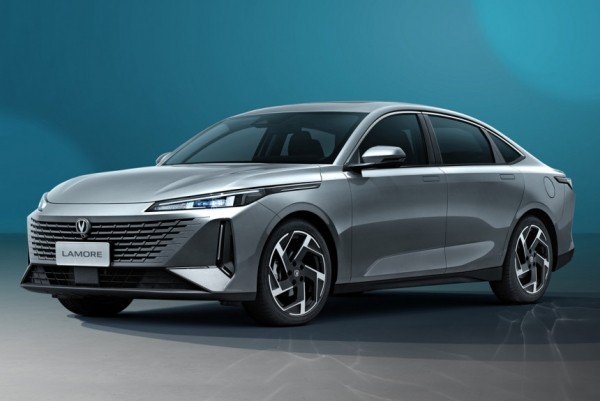 На российский рынок выходит седан Changan Lamore На российский рынок выходит седан Changan Lamore