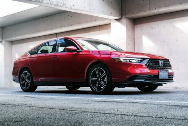 Представлена новая Honda Accord для Японии