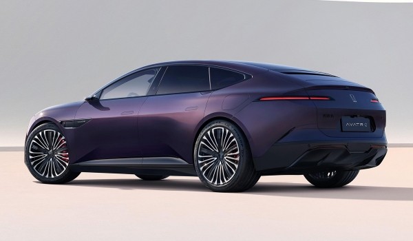 В Германии дебютировал необычный седан Avatr 12 В Германии дебютировал необычный седан Avatr 12