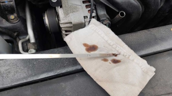 Какие моторные масла крайне опасно заливать в китайские автомобили