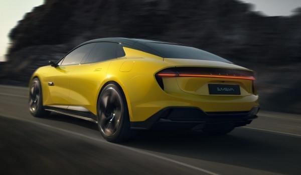 Lotus Emeya стал первым лифтбеком британской марки Lotus Emeya стал первым лифтбеком британской марки