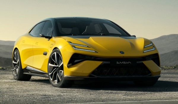 Lotus Emeya стал первым лифтбеком британской марки Lotus Emeya стал первым лифтбеком британской марки