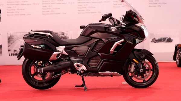 Электромотоцикл Aurus Merlon будет стоить как 17 седанов LADA Granta Электромотоцикл Aurus Merlon будет стоить как 17 седанов LADA Granta