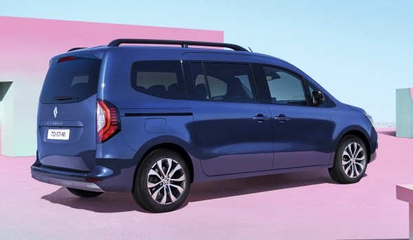 Renault Grand Kangoo стал заменой минивэнам Renault Grand Kangoo стал заменой минивэнам