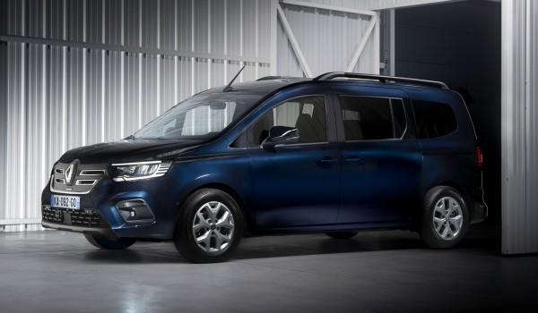 Renault Grand Kangoo стал заменой минивэнам Renault Grand Kangoo стал заменой минивэнам