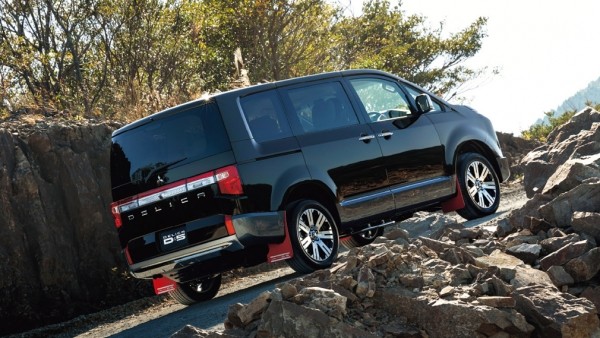 В РФ начали продавать кроссвэн Mitsubishi Delica D5