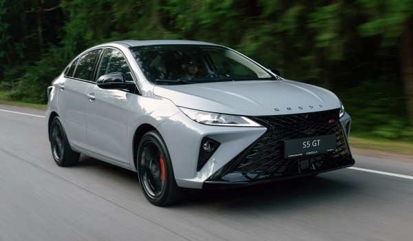 Дайджест дня: новый Scenic, BMW на Нюрбургринге и другие события индустрии