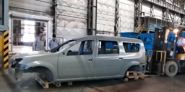 Автоконцерн АВТОВАЗ проводит активные работы по переносу оборудования на автозавод в Ижевск Автоконцерн АВТОВАЗ проводит активные работы по переносу оборудования на автозавод в Ижевск